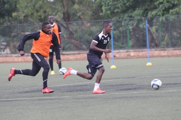 nubwo-nta-mutoza-mukuru-abakinnyi-ba-apr-fc-bariteguye-aha-bizimana-djihad-aragerageza-kwaka-umupira-michel-rusheshangoga