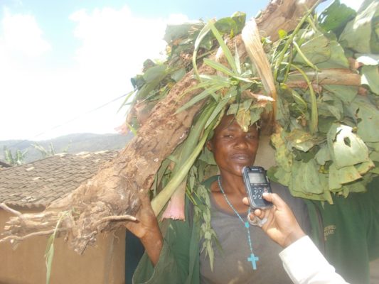 Nyiramana Clementine agura mituweli kuko yamenye akamaro kayo. Elias.H