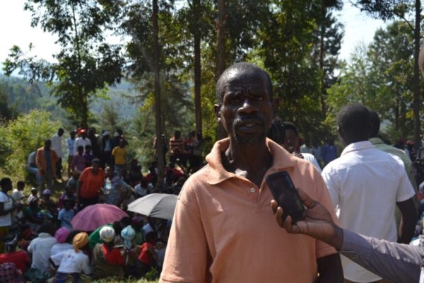 Nyange bamwe mu baturage babuze Indangamuntu (1)