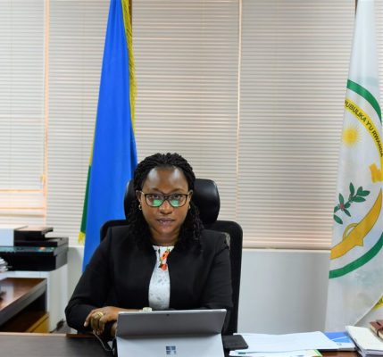 Prof Bayisenge Jeannette Minisitiri Uburinganire n'Iterambere ry'Umuryango