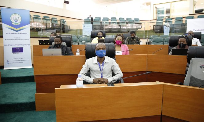 Abanyamakuru bitabiriye amahugurwa ku mikorere y’Inteko